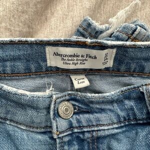 Abercrombie Ankle Straight Jeans